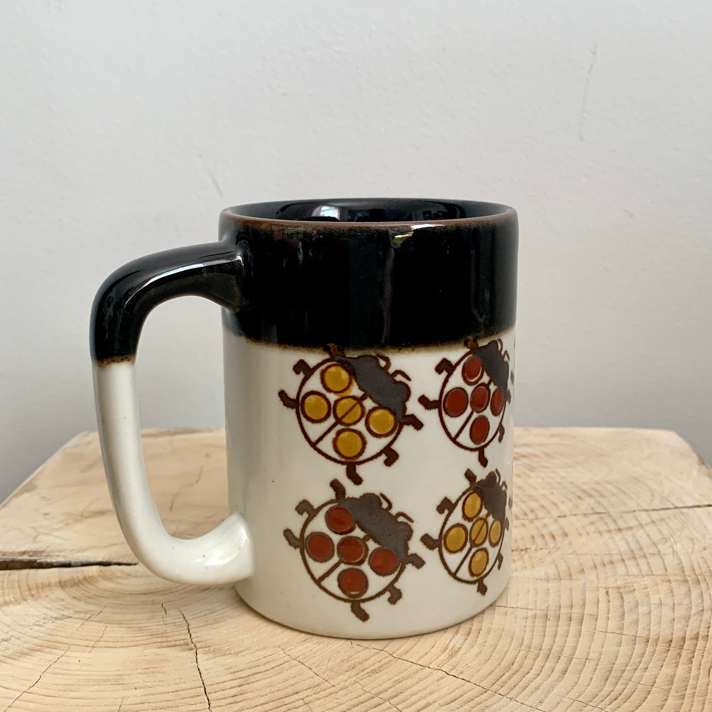 Set of 4 Ladybug Vintage Mugs