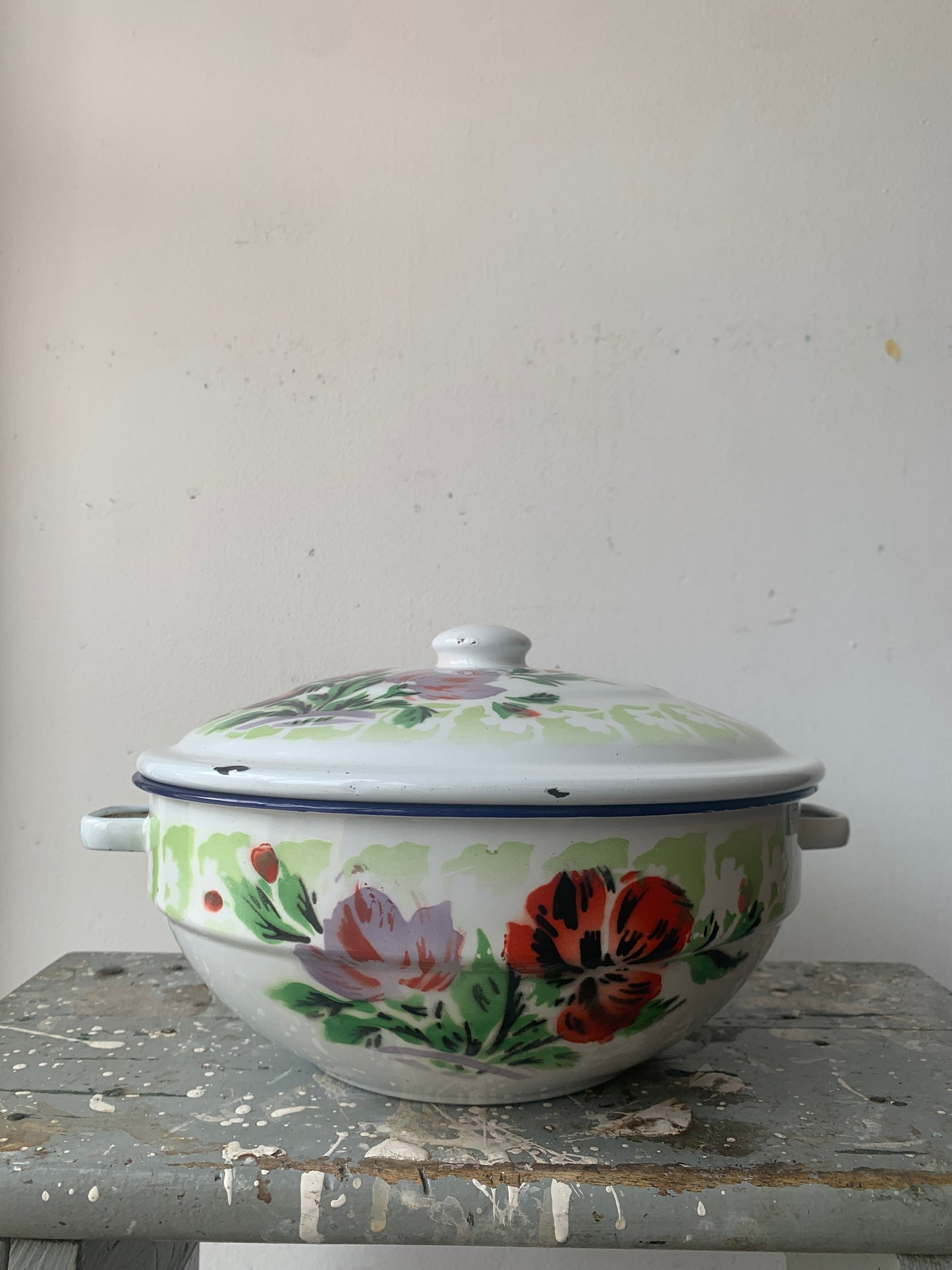 Vintage Lucky Elephant Chinese White Floral Enamel Casserole Rice Dish Pot w Lid