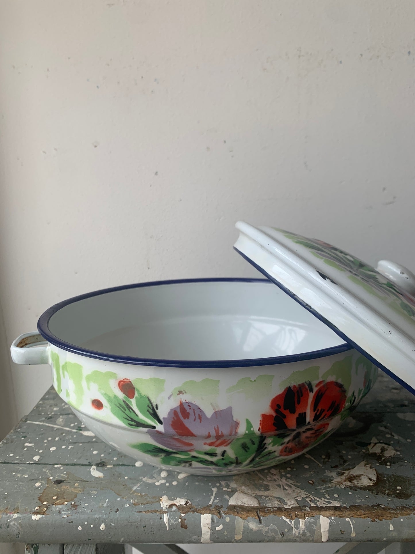 Vintage Lucky Elephant Chinese White Floral Enamel Casserole Rice Dish Pot w Lid